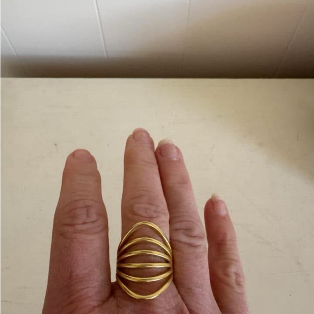 Elegant Gold Ring
